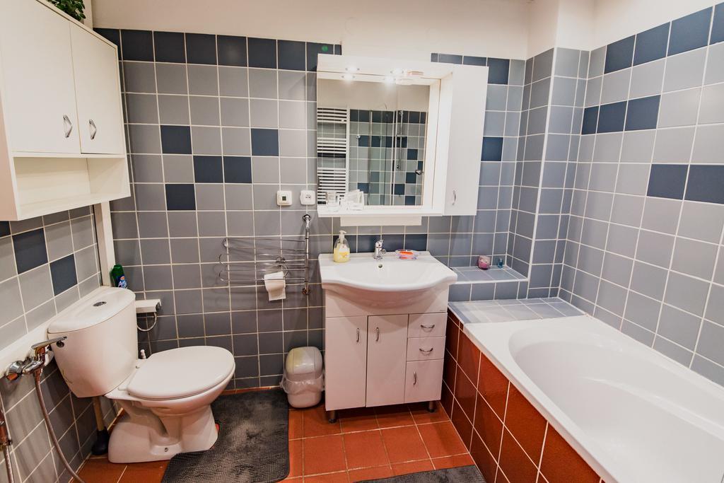 Apartment Aqua Vita Κάρλοβι Βάρι Εξωτερικό φωτογραφία