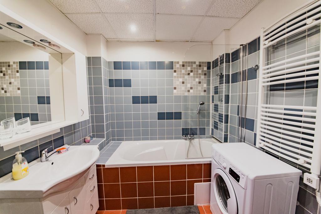 Apartment Aqua Vita Κάρλοβι Βάρι Εξωτερικό φωτογραφία